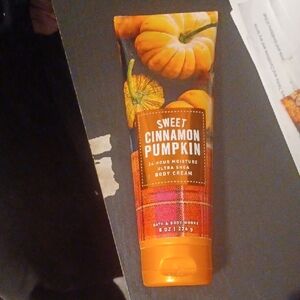 Bath & Body Works Sweet Cinnamon Pumpkin Body Cream - Orange and Brown